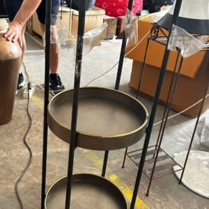 Kerek polcos állvány fekete/bronz 3 tálcás 120 cm